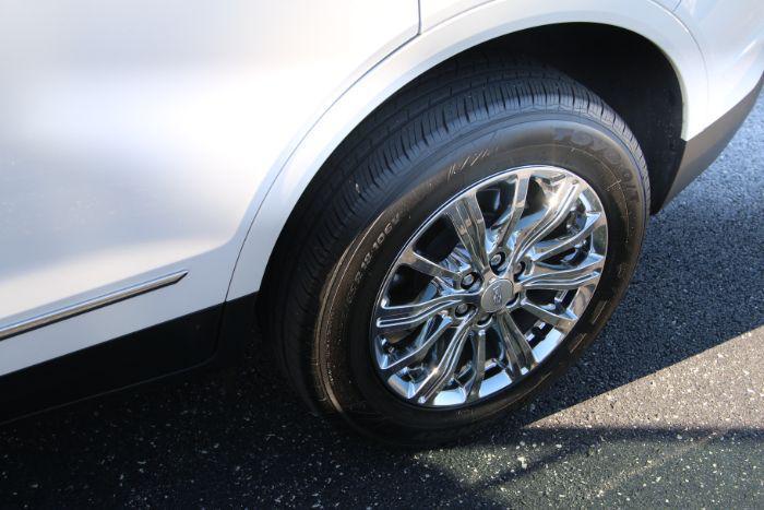 used 2018 Cadillac XT5 car, priced at $15,888