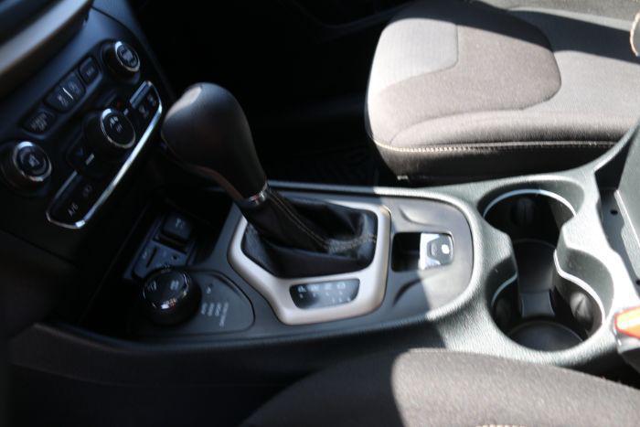 used 2015 Jeep Cherokee car, priced at $12,825
