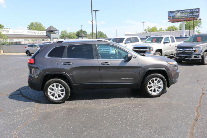 used 2015 Jeep Cherokee car, priced at $12,825