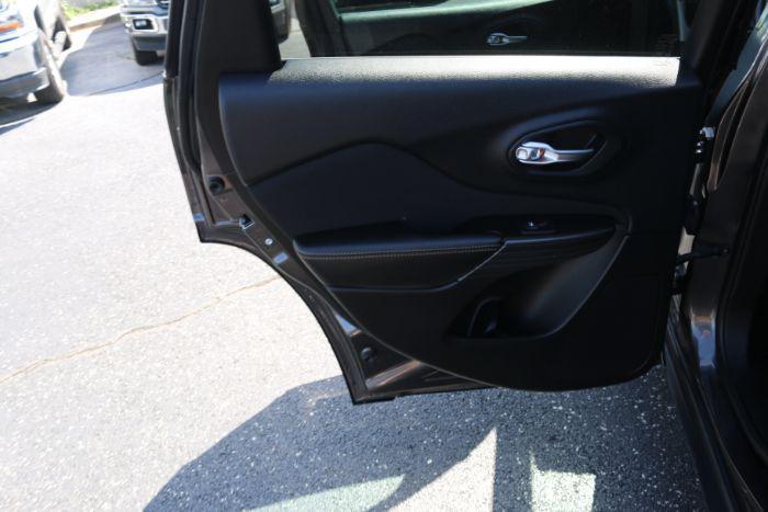 used 2015 Jeep Cherokee car, priced at $12,825