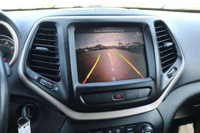 used 2015 Jeep Cherokee car, priced at $12,825