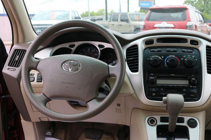 used 2006 Toyota Highlander car, priced at $10,988