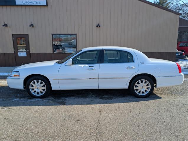 used 2011 Lincoln Town Car car, priced at $10,490