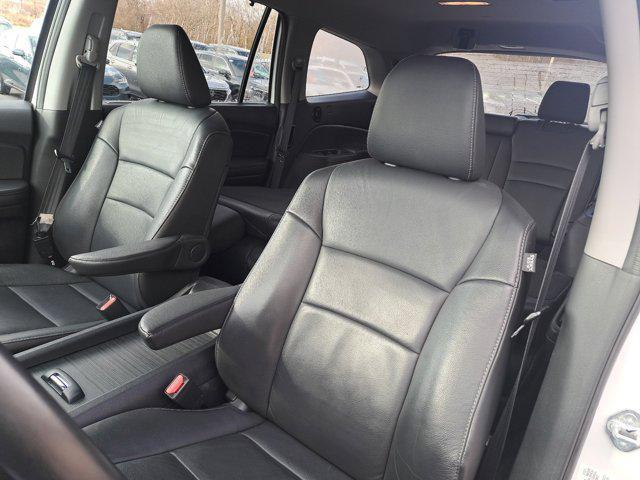 used 2022 Honda Pilot car, priced at $33,499