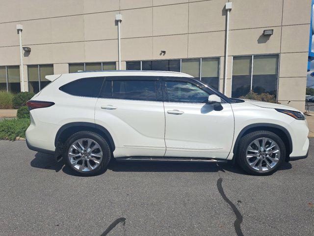 used 2021 Toyota Highlander car, priced at $34,397