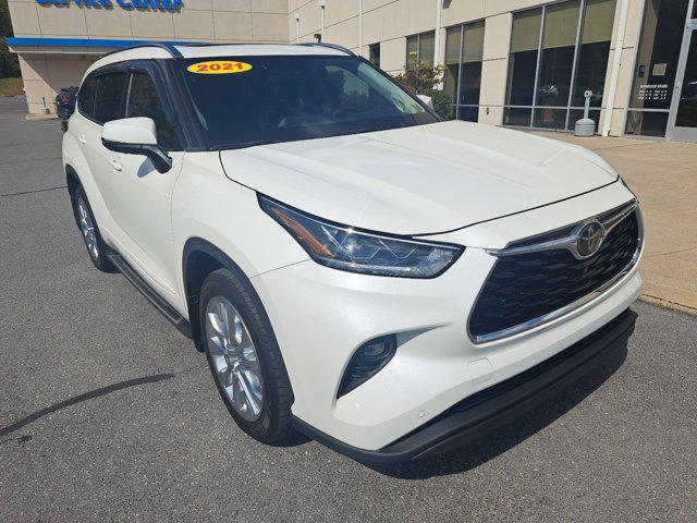 used 2021 Toyota Highlander car, priced at $34,397