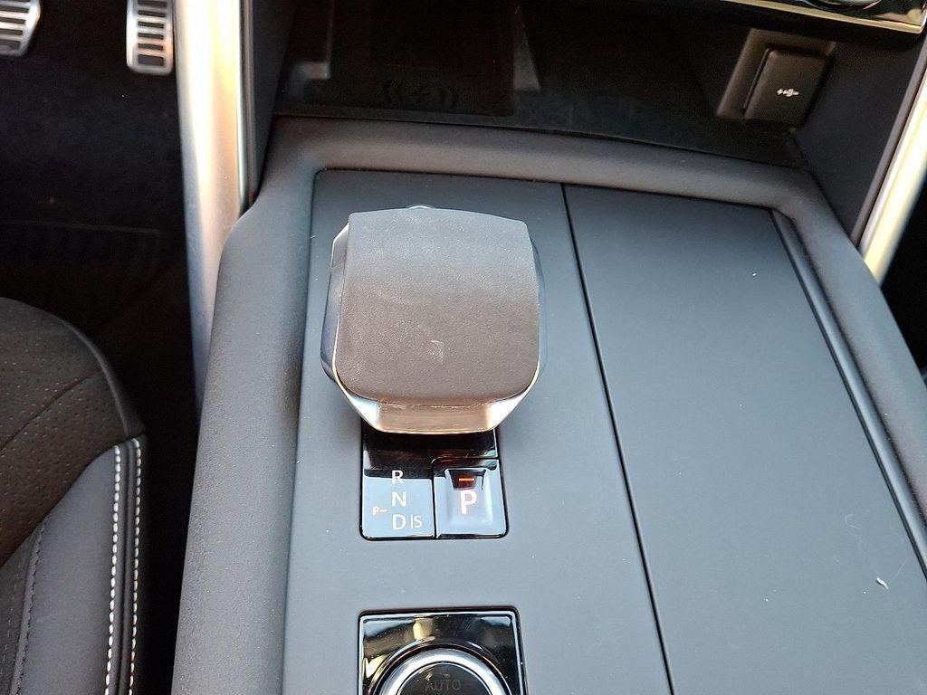 used 2023 Land Rover Discovery car, priced at $38,990