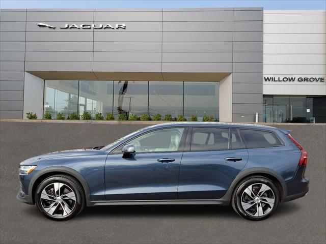 used 2020 Volvo V60 Cross Country car, priced at $28,990