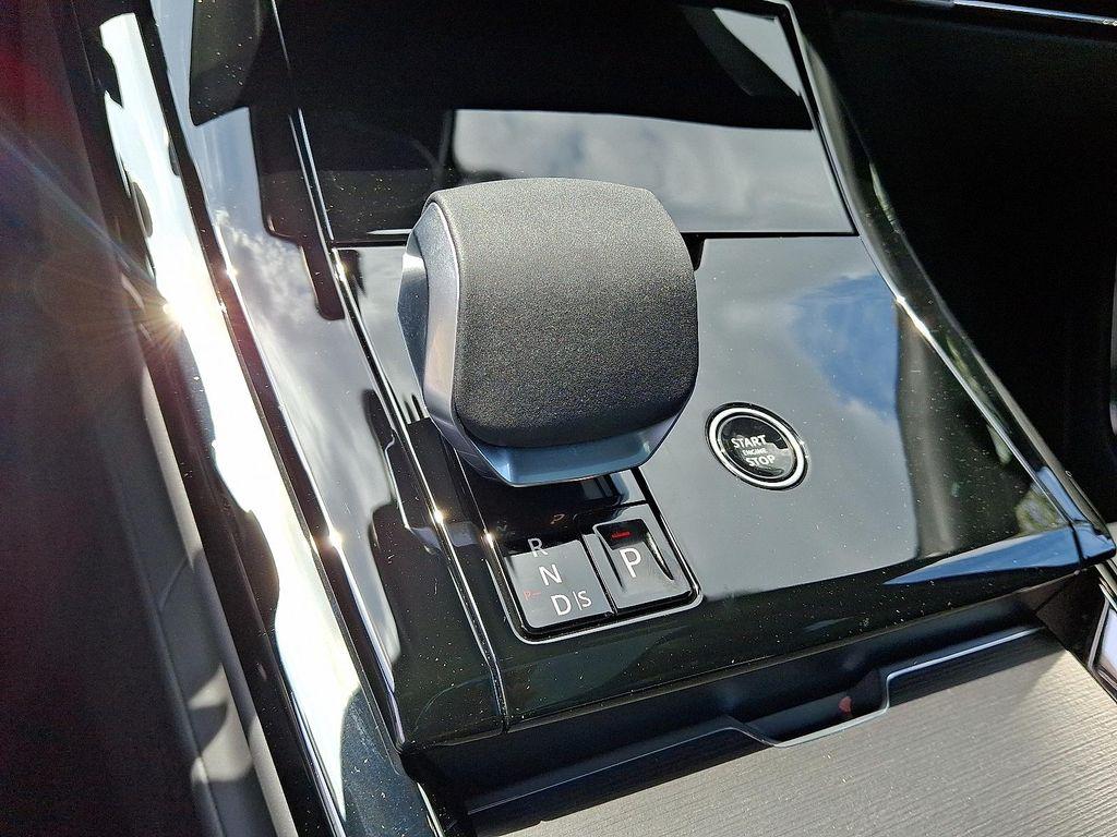 new 2025 Land Rover Range Rover Sport car, priced at $137,300