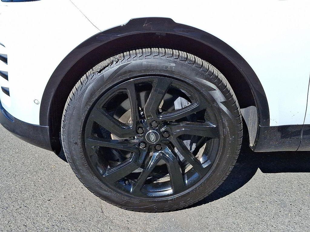 used 2025 Land Rover Discovery car, priced at $64,990