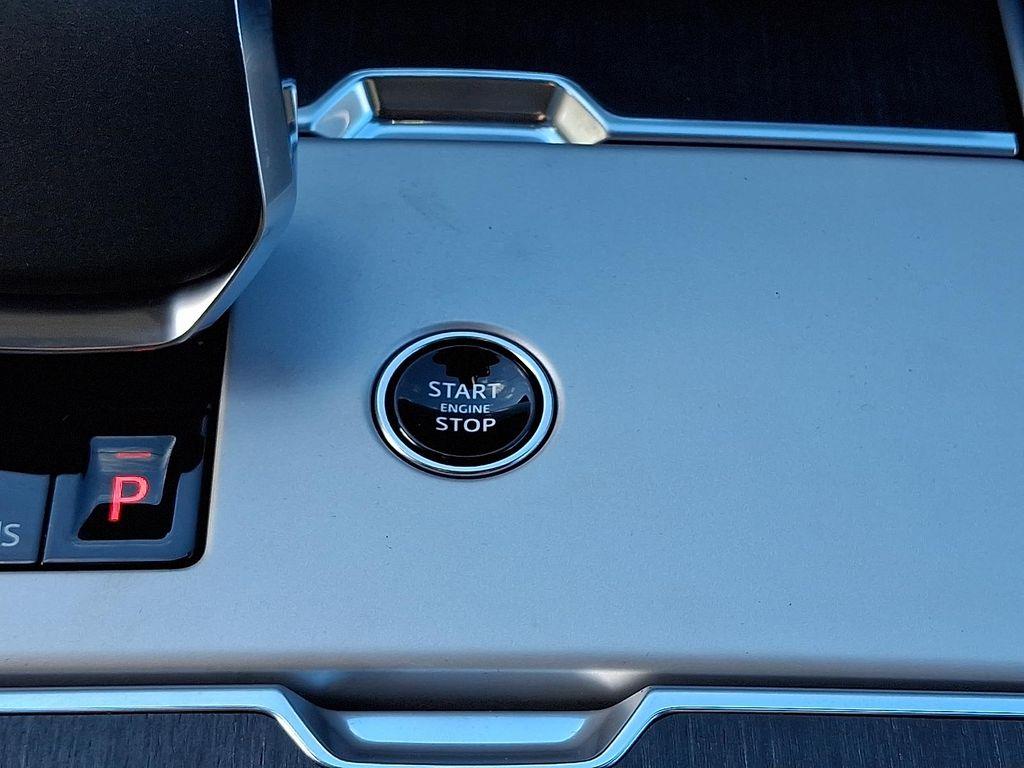 new 2025 Land Rover Range Rover car, priced at $151,045