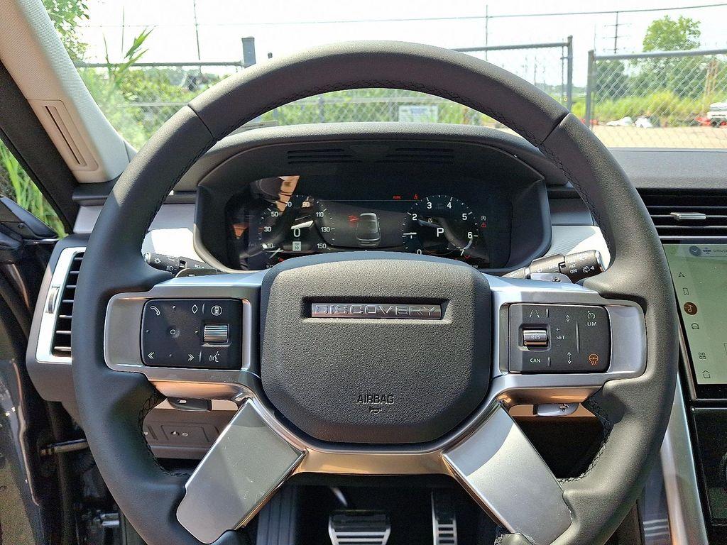 new 2025 Land Rover Discovery car, priced at $81,543