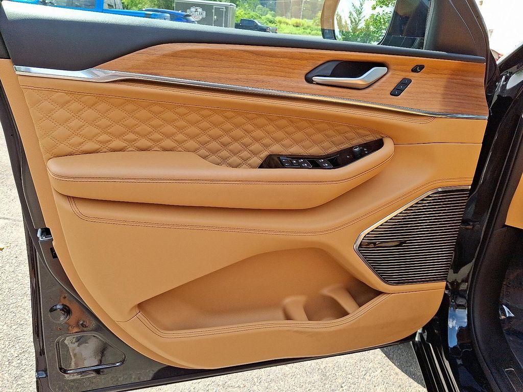 used 2024 Jeep Grand Cherokee car, priced at $53,990