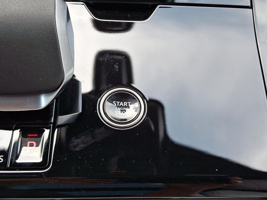 new 2025 Land Rover Range Rover Sport car, priced at $89,770