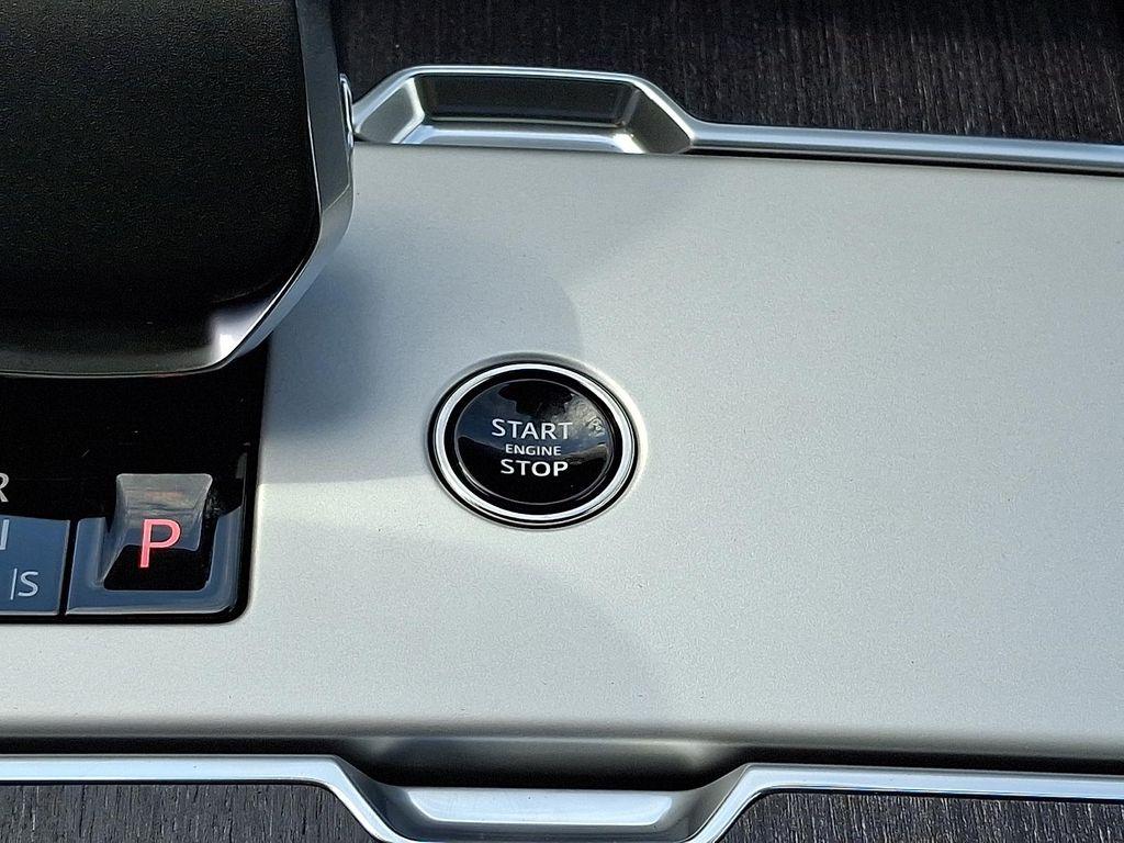 new 2025 Land Rover Range Rover car, priced at $138,025