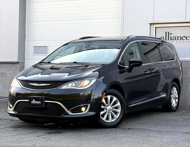 used 2019 Chrysler Pacifica car, priced at $15,497