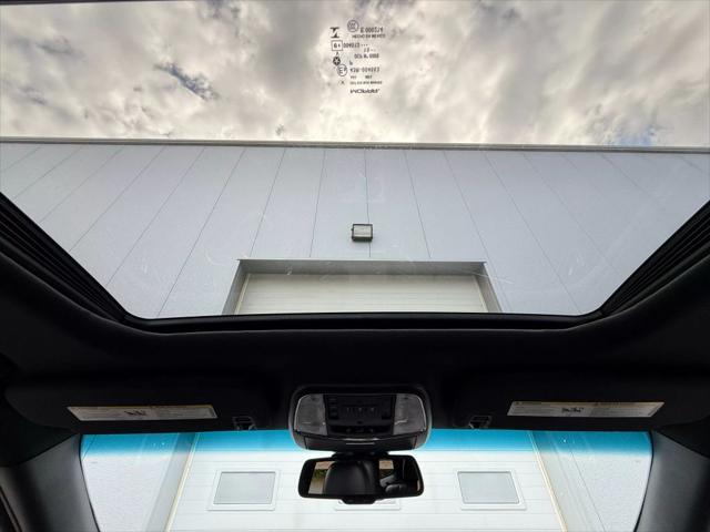 used 2015 Jeep Grand Cherokee car, priced at $13,997