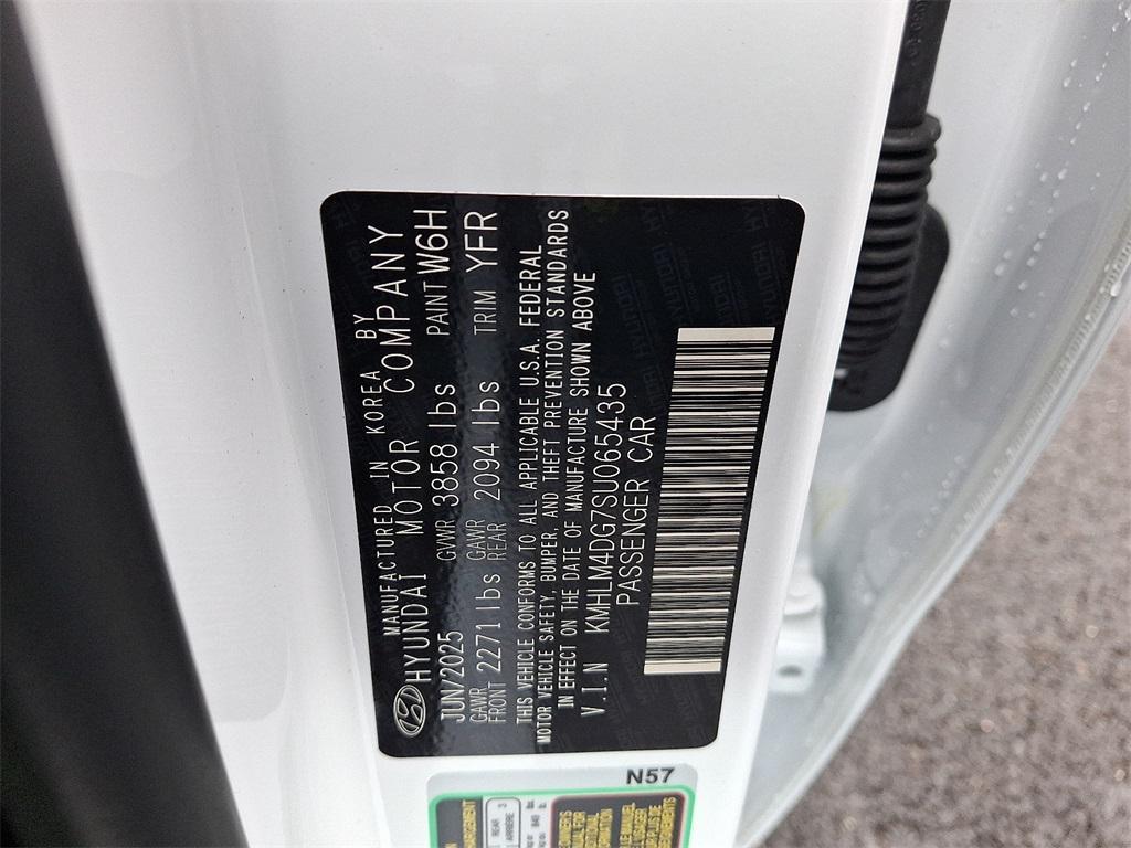 new 2025 Hyundai Elantra car, priced at $25,605