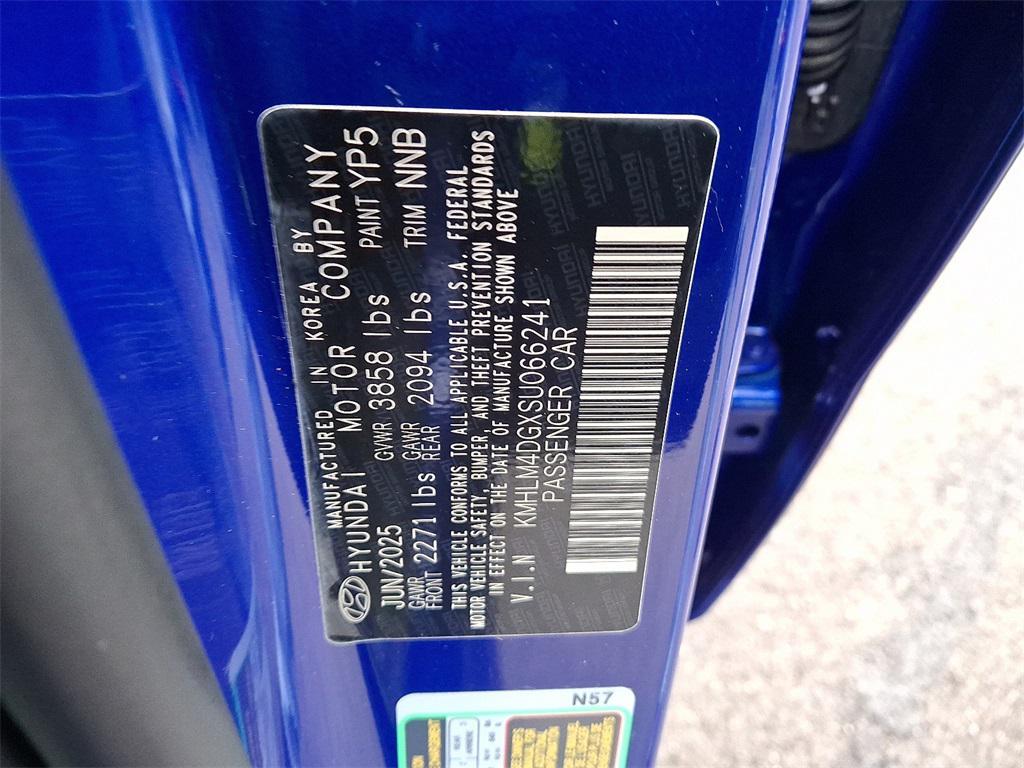 new 2025 Hyundai Elantra car, priced at $25,160