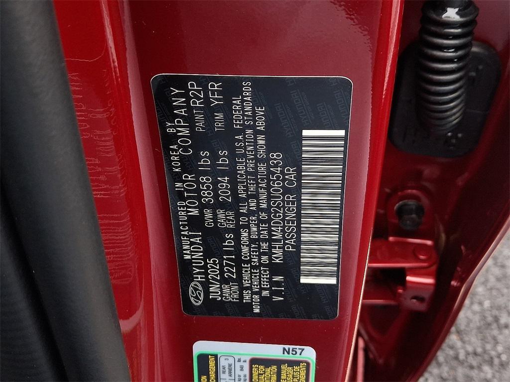 new 2025 Hyundai Elantra car, priced at $25,660