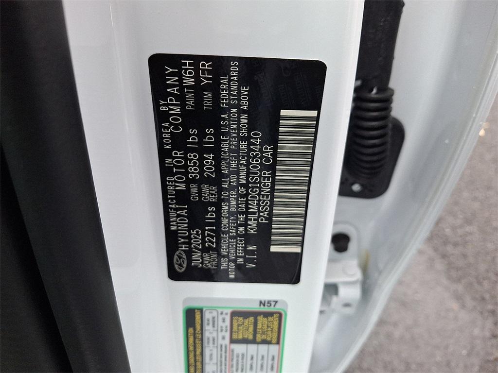 new 2025 Hyundai Elantra car, priced at $25,610