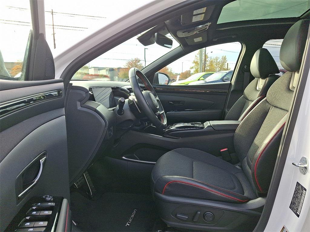 used 2024 Hyundai TUCSON Hybrid car, priced at $28,000