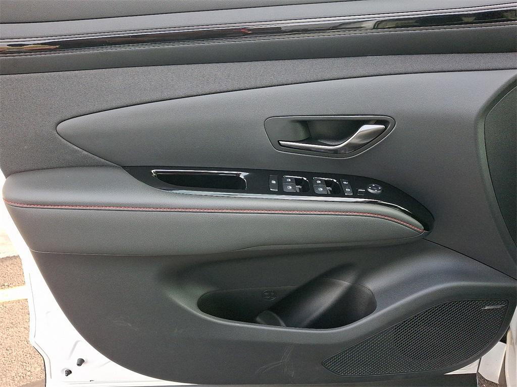 used 2024 Hyundai TUCSON Hybrid car, priced at $28,000