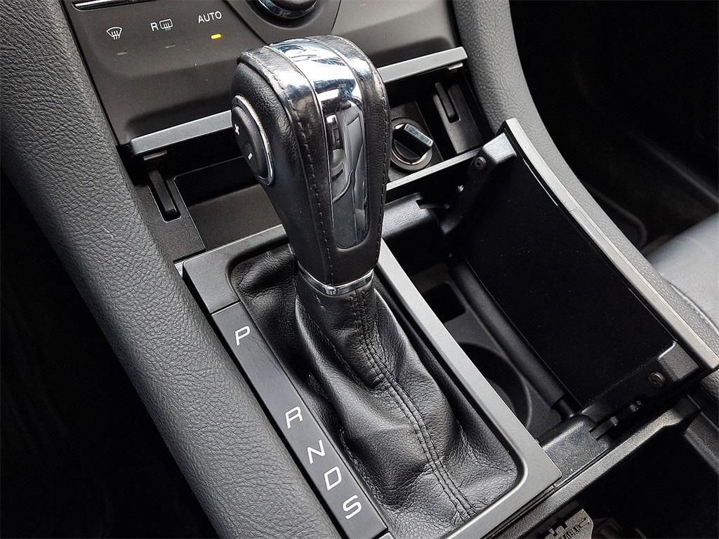 used 2016 Ford Taurus car, priced at $10,500