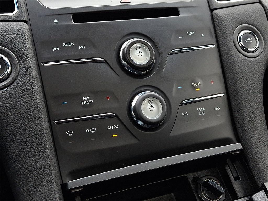 used 2016 Ford Taurus car, priced at $10,500