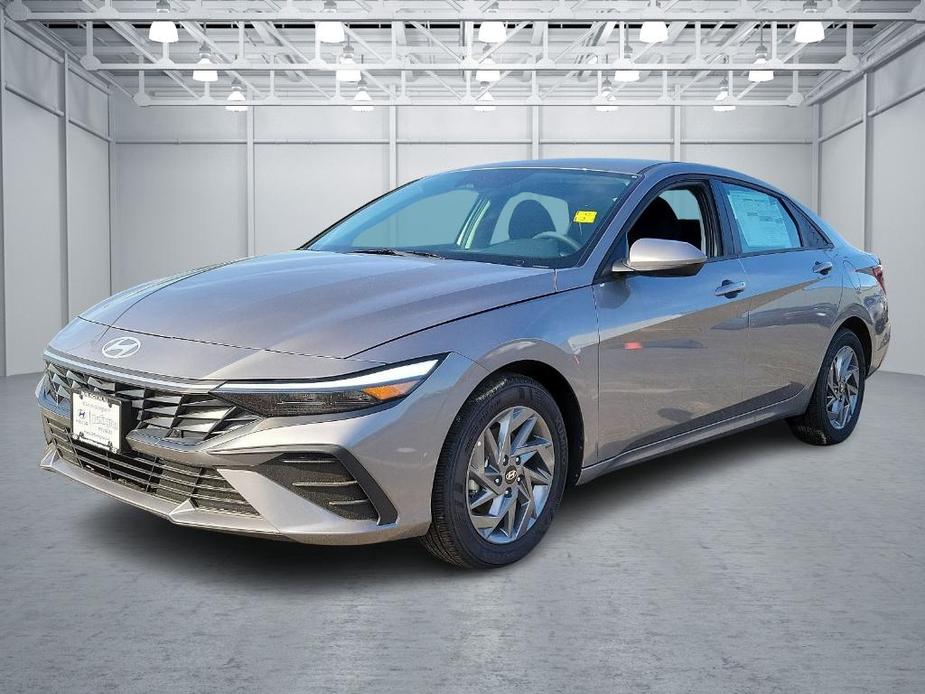 new 2024 Hyundai Elantra car, priced at $25,270