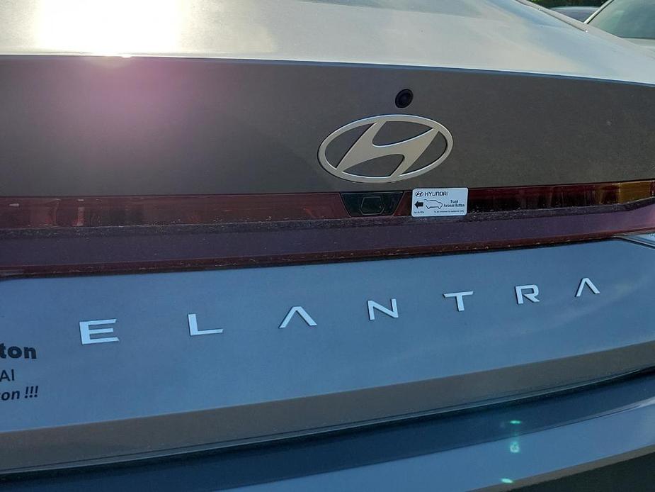 new 2024 Hyundai Elantra car, priced at $25,270