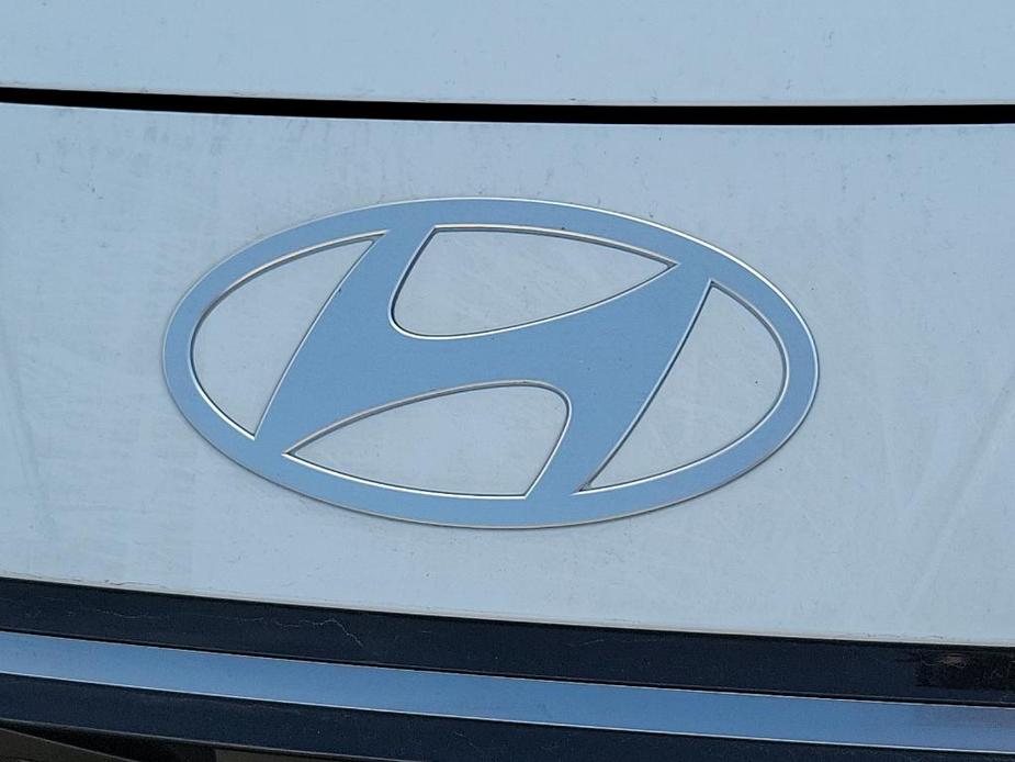 new 2024 Hyundai Elantra HEV car, priced at $31,545