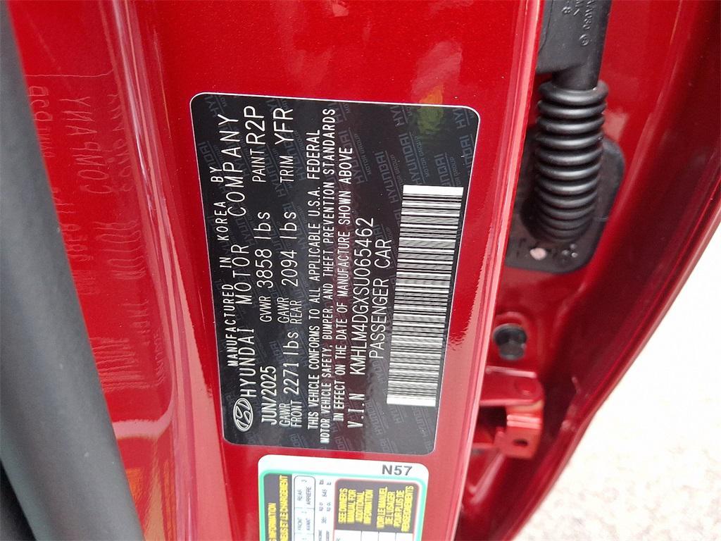 new 2025 Hyundai Elantra car, priced at $25,665