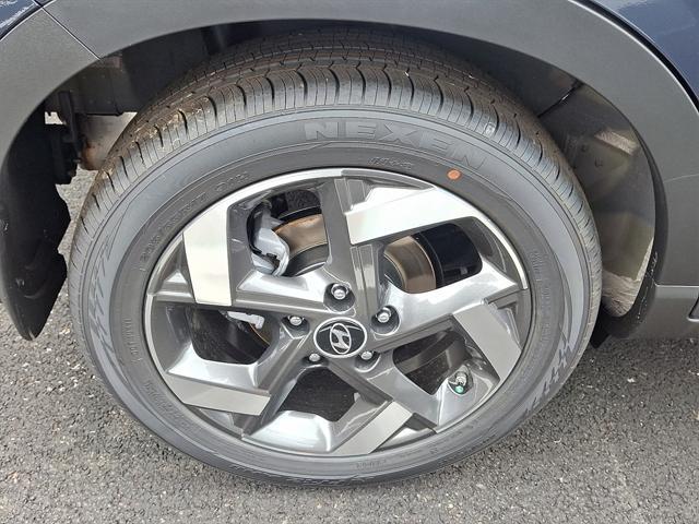 new 2025 Hyundai Venue car, priced at $25,550