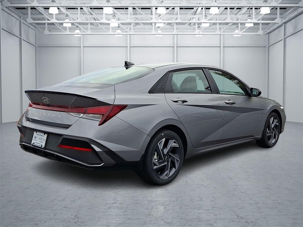 new 2025 Hyundai Elantra car, priced at $25,105
