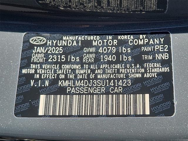 new 2025 Hyundai ELANTRA HEV car, priced at $27,085