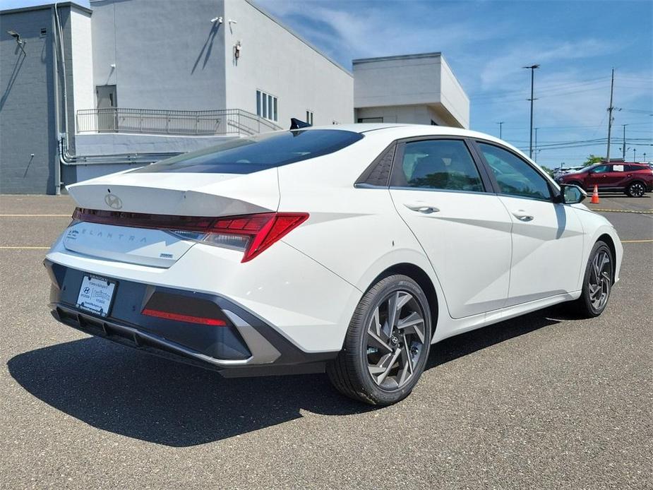 new 2024 Hyundai Elantra HEV car, priced at $31,615