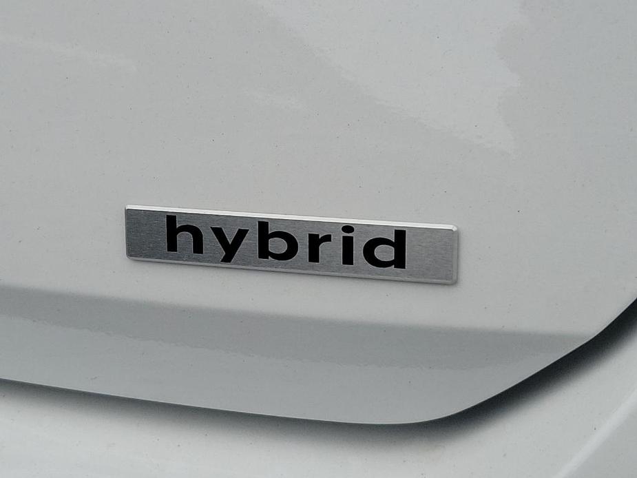 new 2024 Hyundai Elantra HEV car, priced at $31,615
