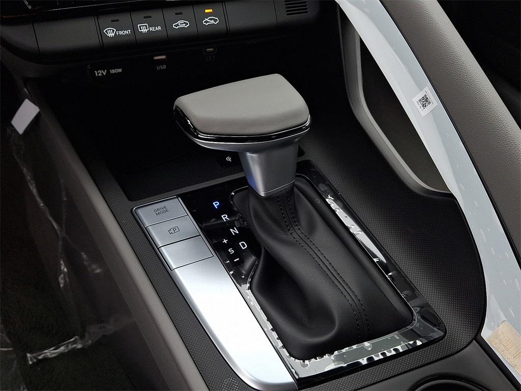 new 2025 Hyundai Elantra car, priced at $25,165