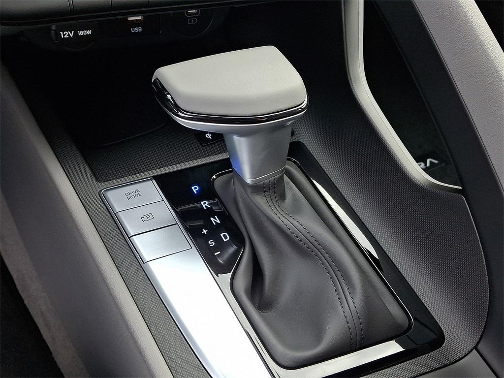 new 2025 Hyundai Elantra car, priced at $25,160