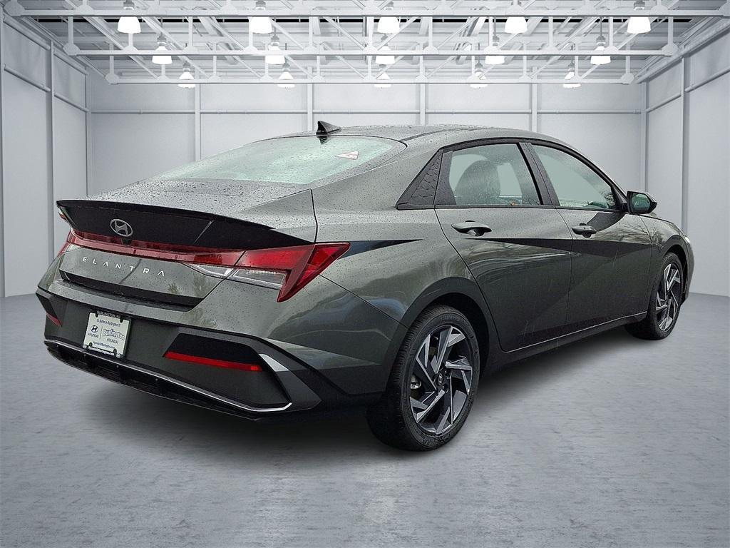 new 2025 Hyundai Elantra car, priced at $25,105