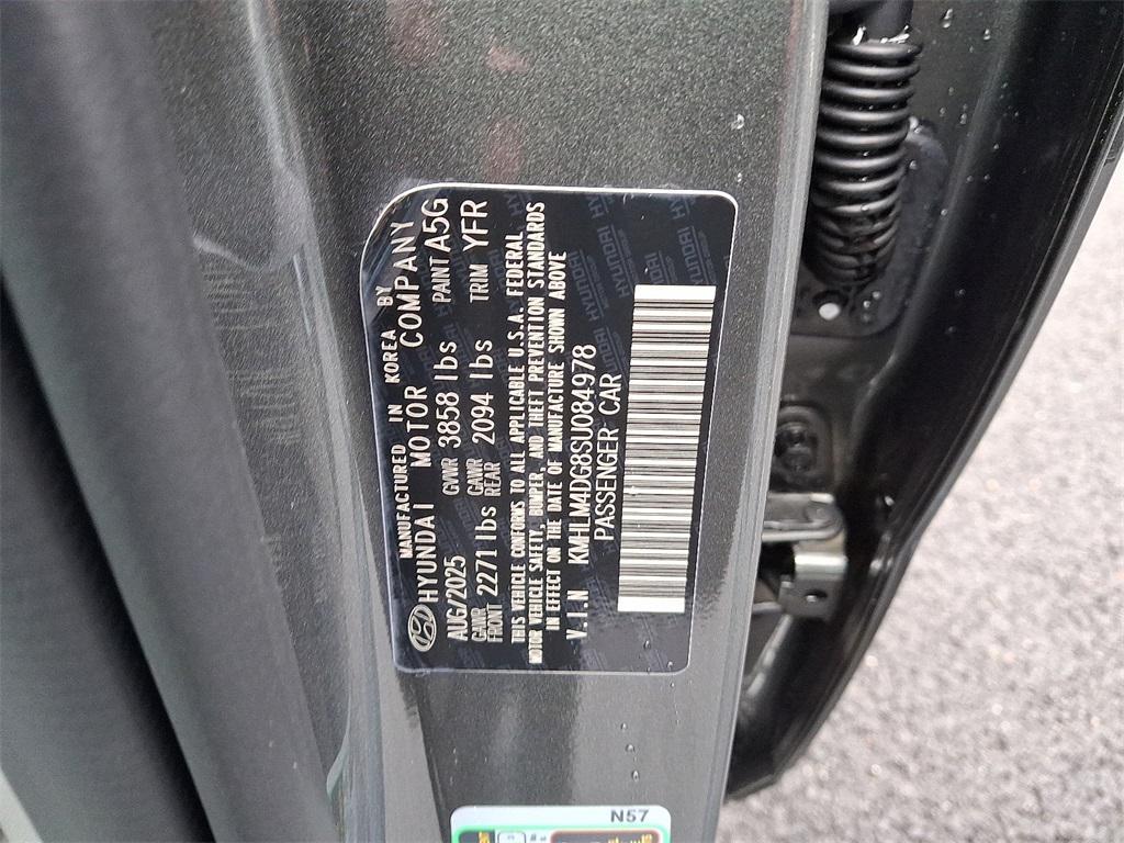 new 2025 Hyundai Elantra car, priced at $25,105