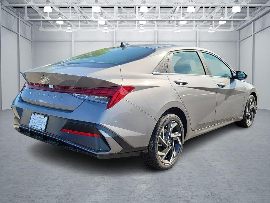 new 2024 Hyundai Elantra car, priced at $27,025