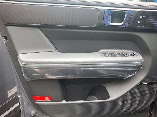 new 2025 Hyundai Santa Fe car, priced at $52,020