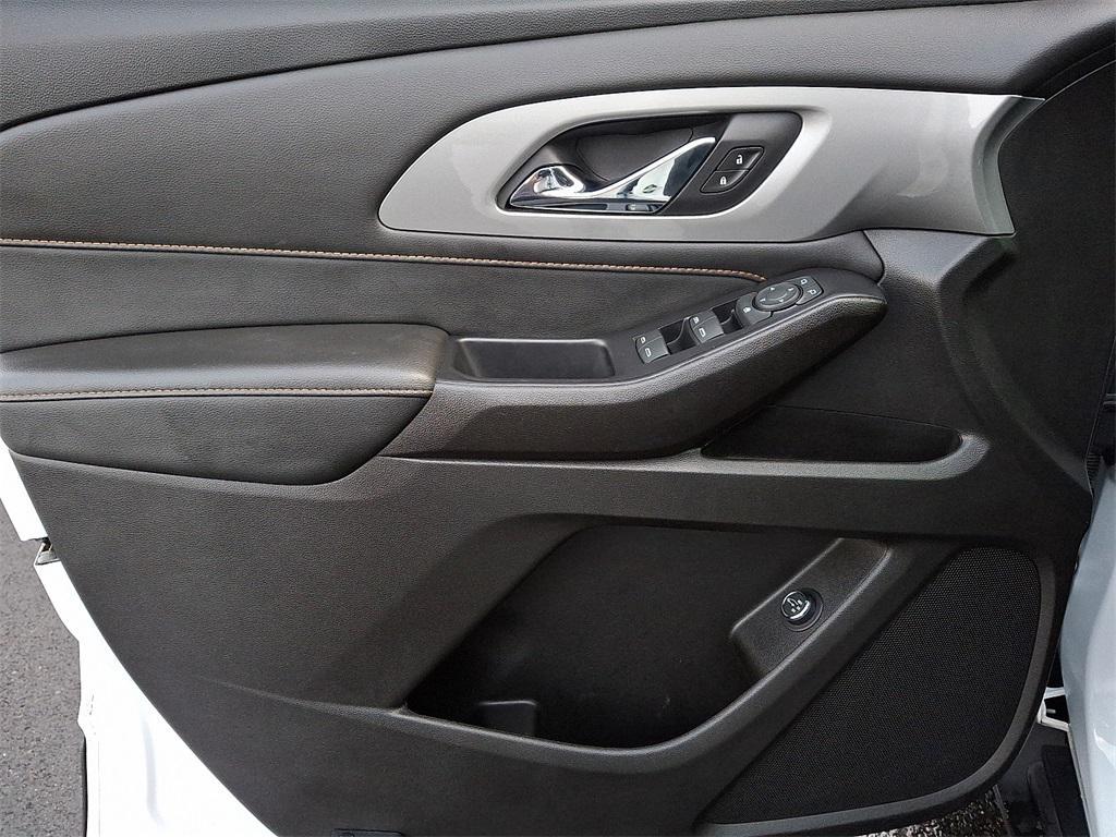 used 2021 Chevrolet Traverse car, priced at $21,000