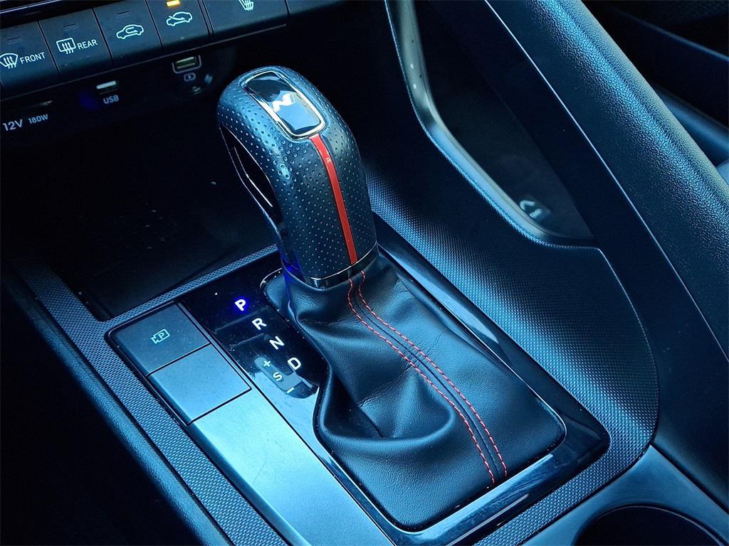 new 2022 Hyundai Elantra car