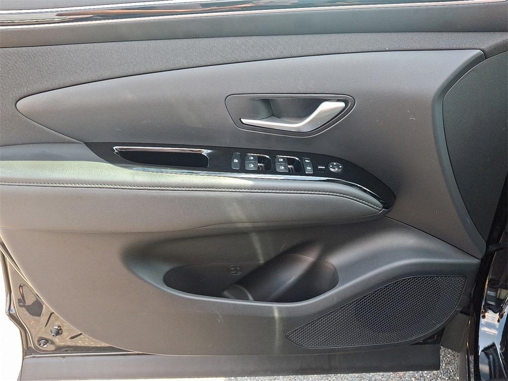 used 2024 Hyundai TUCSON Hybrid car, priced at $28,900