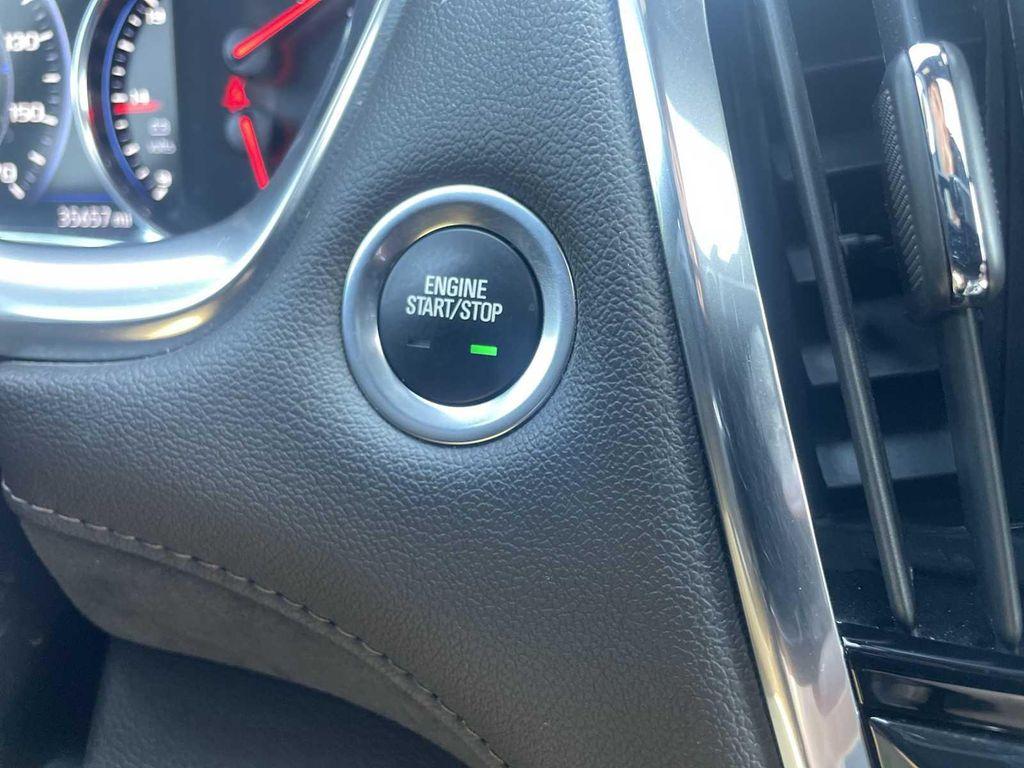 used 2022 Chevrolet Traverse car, priced at $37,990