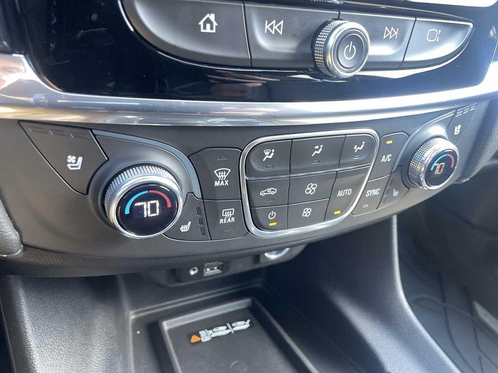 used 2022 Chevrolet Traverse car, priced at $37,990