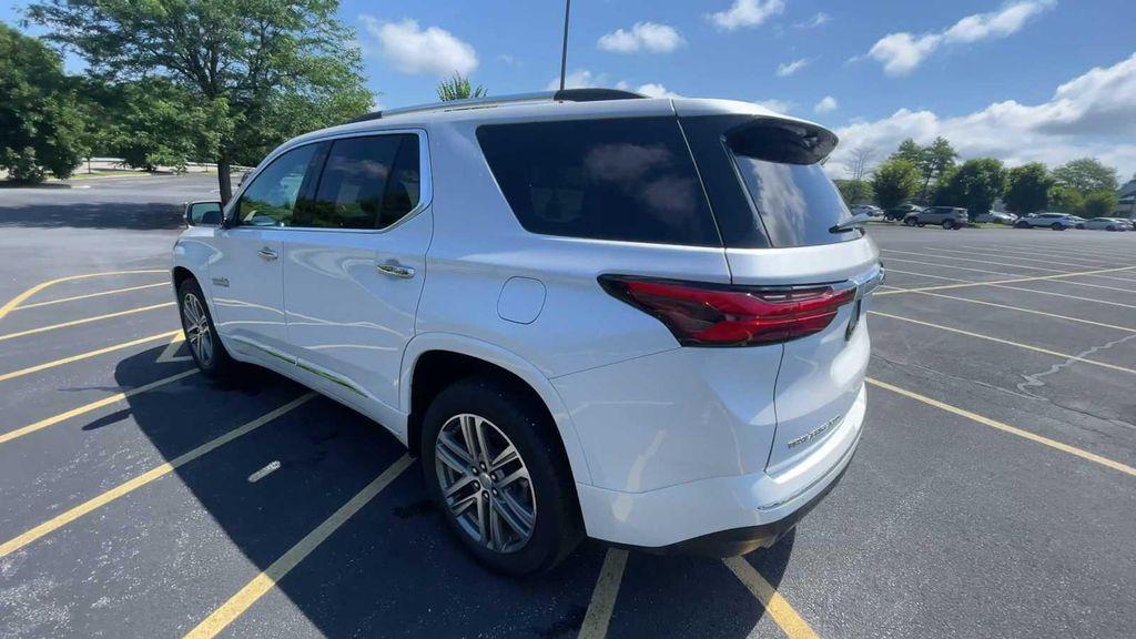 used 2022 Chevrolet Traverse car, priced at $37,990